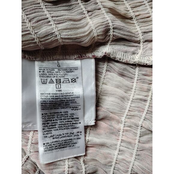 Old Navy Women's Size Large Floral Boho, CottageCore Smocked Top - Picture 7 of 9